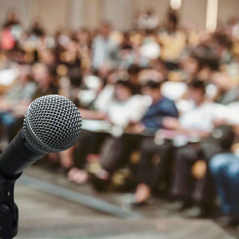 microphone-abstract-blurred-photo-conference-hall